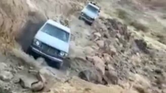 Везём дрова по серпантину - смотреть видео (1:09)