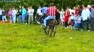 Гонки на ослах - смотреть видео (1:28)