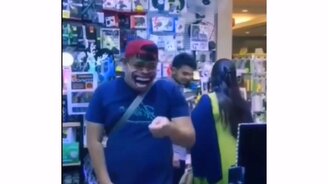 Самая весёлая маска - смотреть видео (0:09)