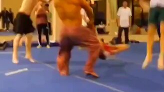 Настоящие мужские прыжки - смотреть видео (0:09)