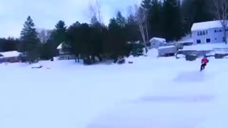 Баскетбол на коньках - смотреть видео (0:17)