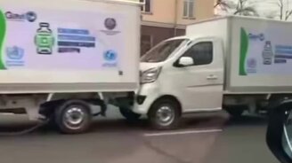 Прикольное ДТП получилось - смотреть видео (0:21)