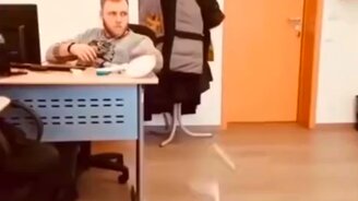 Когда задержались на работе - смотреть видео (0:38)