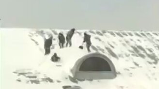 Уборка снега в Москве - смотреть видео (0:13)