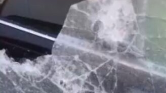 Когда машину сковало льдом - смотреть видео (0:54)