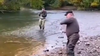 Самый надёжный спиннинг - смотреть видео (0:15)