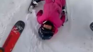 Маленькая лыжница - смотреть видео (0:30)