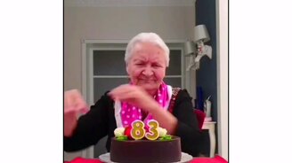 Я 38-летняя бабушка - смотреть видео (0:11)