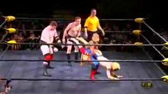 Устроили на ринге шоу - смотреть видео (2:53)