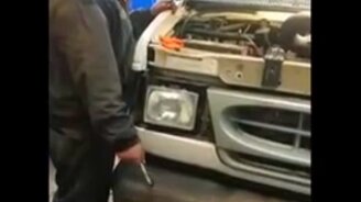 Разыграл друга в гараже - смотреть видео (0:11)
