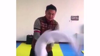 Мальчик - вечный двигатель - смотреть видео (0:10)