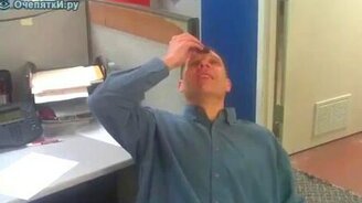 Трюкач с шайбой - смотреть видео (1:49)