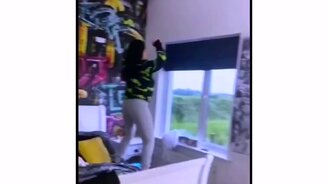 Шоу для стада коров - смотреть видео (0:08)