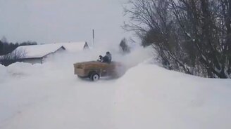 Дрифт на сельской телеге - смотреть видео (4:25)