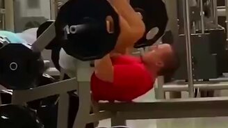 Пришёл в тренажёрку первый раз - смотреть видео (0:07)