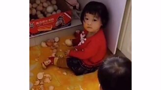 Чем чреваты пять минут тишины дома - смотреть видео (0:11)