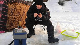 Первая весенняя подлёдная рыбалка в 2021 году - смотреть видео (12:13)