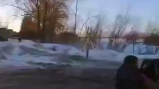 Дрифт на "недомашине" - смотреть видео (0:13)