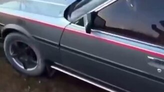 Страшно заглядывать под капот - смотреть видео (0:14)