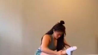 А вам по силам приседания пистолетиком? - смотреть видео (0:13)