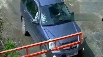 Как изуродовать машину - смотреть видео (0:10)