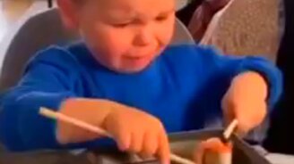 Маленький мученик и суши - смотреть видео (0:14)