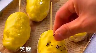 Перекус из лаваша и сосиски - смотреть видео (0:19)