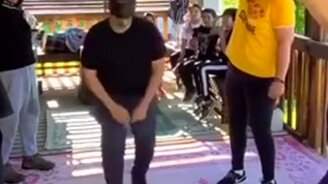 Как смешно выиграть в конкурсе - смотреть видео (0:34)