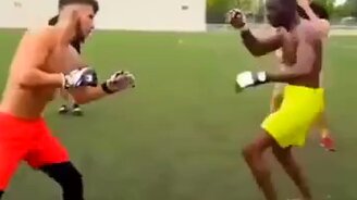 Неожиданный удар - смотреть видео (0:26)