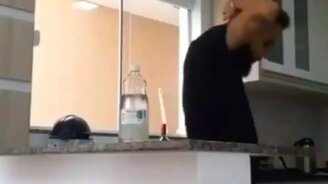 Когда встал ночью и не хочешь шуметь - смотреть видео (0:53)