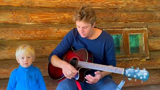 Сын пришёл к папе спеть - смотреть видео (3:40)