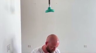 Вантуз для розыгрыша - смотреть видео (0:15)