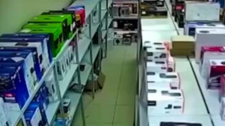 Впервые на новой работе - смотреть видео (0:12)