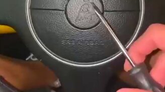 Взволновал подушку безопасности - смотреть видео (0:13)