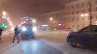 Снегопад в Санкт-Петербурге - смотреть видео (0:32)