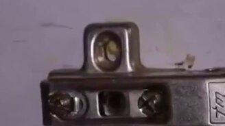 Если разболтались петли на дверках - смотреть видео (0:22)