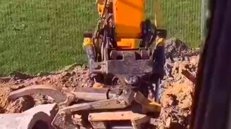 Экскаваторщик-профессионал - смотреть видео (0:56)