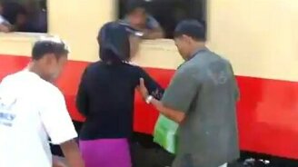 Посадка на поезд - смотреть видео (0:51)