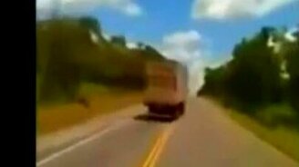 Бесшабашный водитель - смотреть видео (0:41)