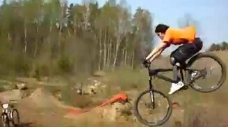 Удачно упал - смотреть видео (0:06)