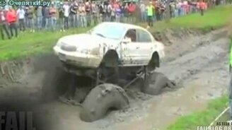 Перегазовал в грязи - смотреть видео (0:37)