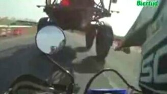 Обогнал трактор - смотреть видео (0:15)