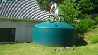 Лбом в землю - смотреть видео (0:39)