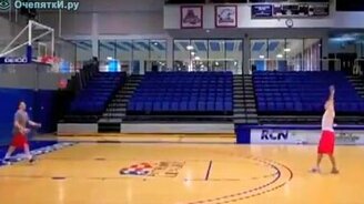 Броски издалека - смотреть видео (2:08)