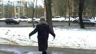 Счастливая бабуля - смотреть видео (0:20)