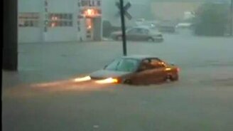 Наводнение в городе - смотреть видео (1:13)