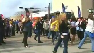 Флешмоб - Выходи за меня - смотреть видео (4:05)