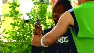 Подстрелили птичку - смотреть видео (1:24)