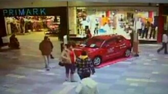 Любопытный мальчик - смотреть видео (1:42)