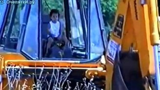 Маленький тракторист - смотреть видео (1:28)